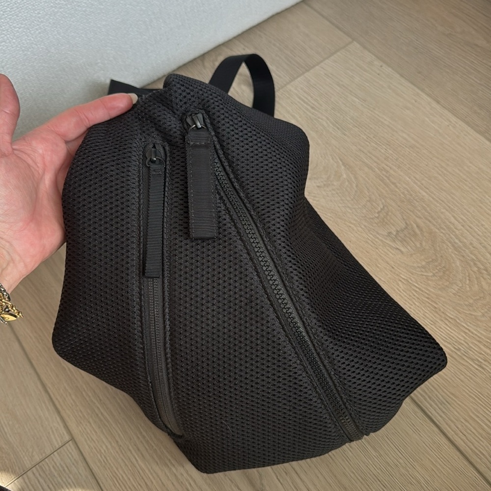 Lululemon Black Small Sling/Backpack - image 4
